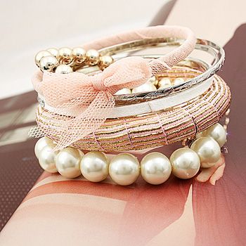 Arm Candies to put you on the Right Trend