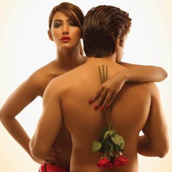 Mathira Goes Topless, Knocks Down Veena Malik