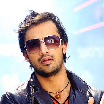 Abhijeet Sawant and Atif Aslam: The cold war begins!