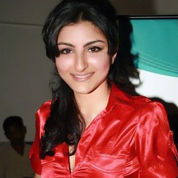 Soha Ali Khan caught in MMS scandal