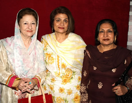 Red Carpet of Sonar Jewels "Mughal Collection"