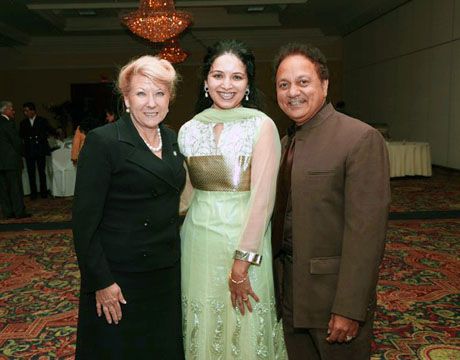 Mrs. Pakistan World 2010 wins Mrs. United Nations 2010