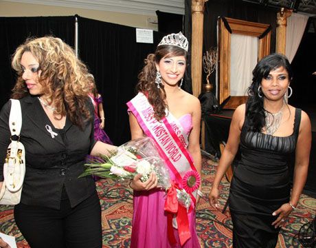 Mrs. Pakistan World 2010 wins Mrs. United Nations 2010