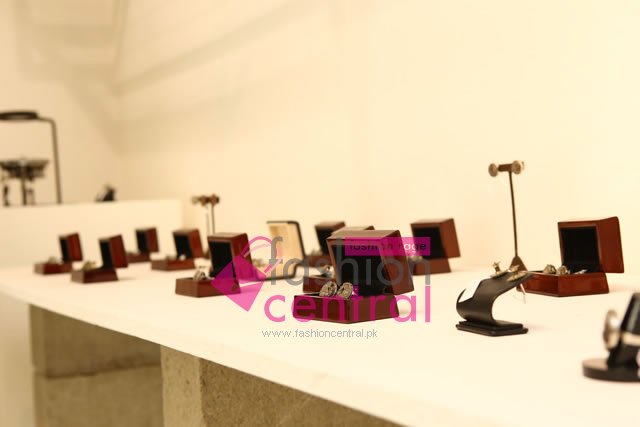 Kairos Wearable Art jewellery Exhibition