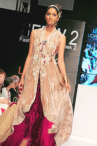 Chinyere at Fashion Pakistan Week 2010