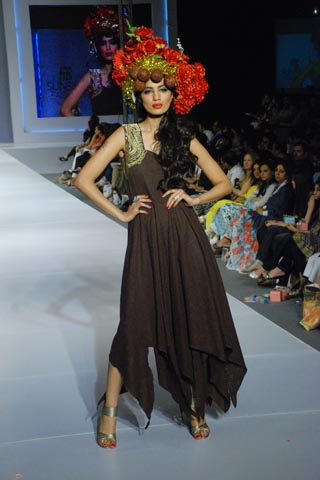 Akif Mahmoodâ€™s Collection at PFDC Sunsilk Fashion Week 2011 Lahore