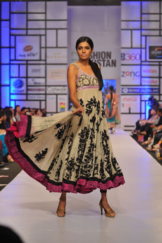 Umar Sayeed at Fashion Pakistan Week 2012 Day 2