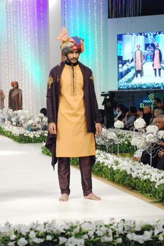 Fahad Hussayn Day 1 Collection at Pantene Bridal Couture Week 2011