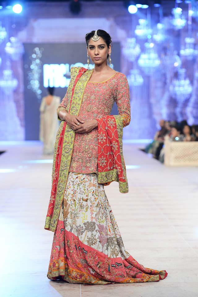 Nida Azwer Ghalib Collection at PFDC Lâ€™OrÃ©al Bridal Week 14